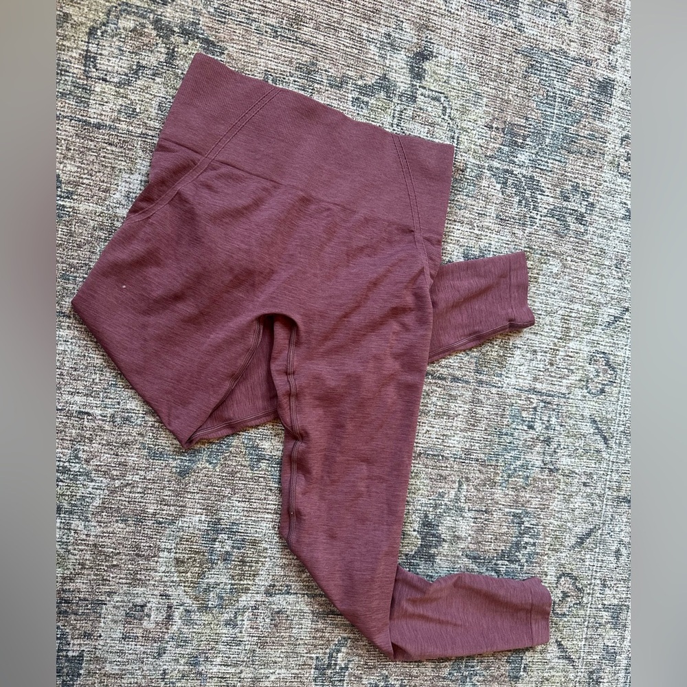 Oner active effortless seamless berry leggings size small short